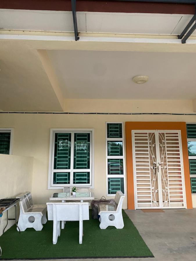 Cik Misi Homestay Sik Екстер'єр фото